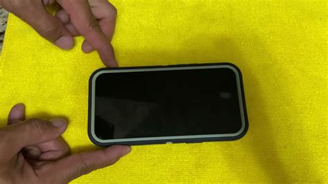 How To Remove Otterbox Case From Iphone 12 Youtube