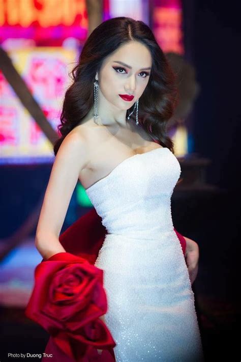Tác giả hương giang những ca khúc đã xin phép chủ sở hữu, không dùng để kiếm tiền bác bạn nhớ đăng ký kênh. Hương Giang: "Cứ xinh đẹp mà ngu ngơ, gọi dạ bảo vâng thì ...