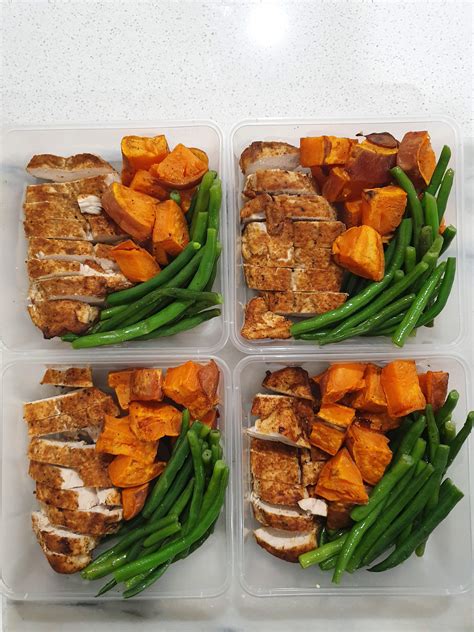 First Time Meal Prepping😬 Paprika And Cumin Baked Chicken With Sweet Potatoes And Green Beans