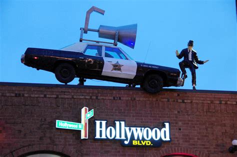 The population was 32,971 at the 2010 census. Hollywood Blvd. Cinema in Woodridge, IL - Cinema Treasures