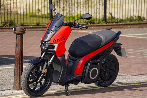 New Seat MÓ Escooter 125 Review 2022 Bikesocial