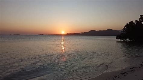 Sunset di Pantai Ratu #indahnyatanahairku #Boalemoindah - YouTube