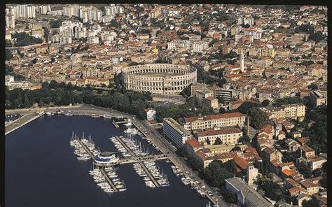 Karte von kroatien (land / staat) mit städten, orten, straßen, flüssen, seen, bergen und landmarks. Strände in Pula - Urlaub in der größten Stadt Istriens ...