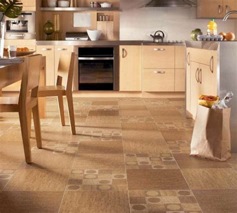 A popular choice for kitchens, this vinyl flooring is a versatile, inexpensive flooring ideas. Linoleum Bodenbelag | Haus Deko Ideen