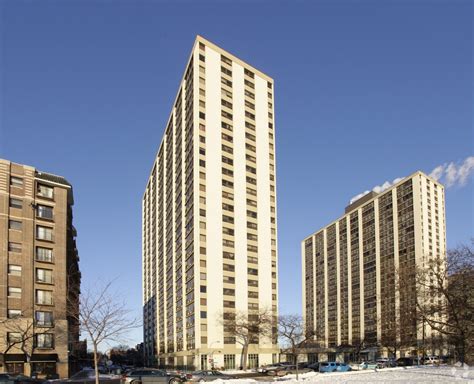 Lake View Towers Apartments In Chicago Il