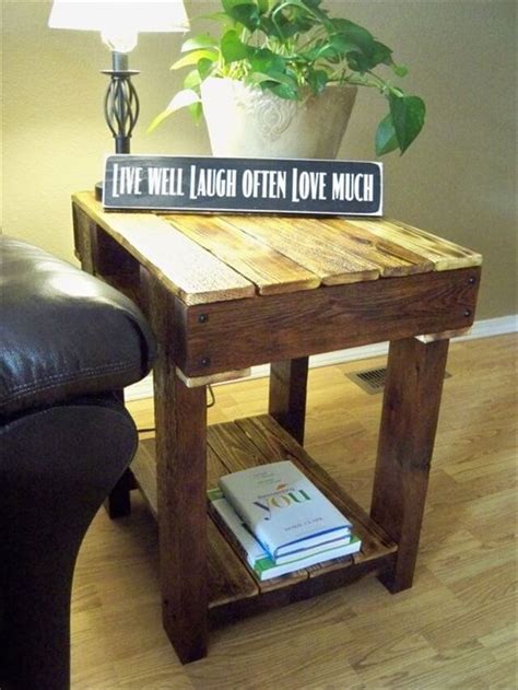 This is a great diy option for beginners who aren't yet comfortable with power tools and don't have a massive budget for supplies. Appreciating Ideas for a perfect Pallet end table | 101 ...