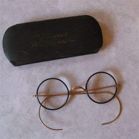 according to history the windsor style eyeglasses were first introduced in 1880… round