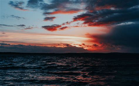 Download Wallpaper 3840x2400 Sea Surf Sunset Horizon Waves Clouds