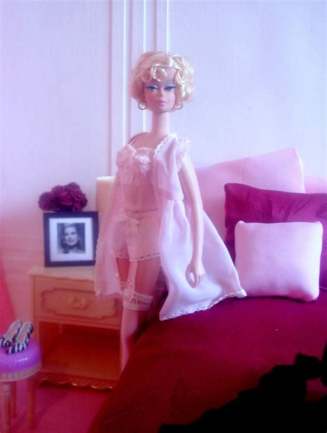 Teporingo Rojo The Lingerie Barbie Doll 4