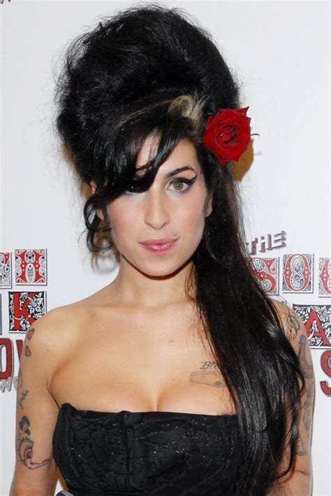 pin by brad rossi on amy winehouse amy winehouse documentary amy winehouse makeup hair styles