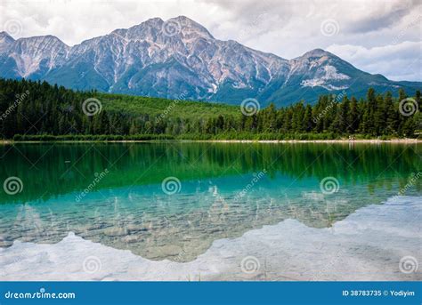Patricia Lake In Jasper Stock Image Image Of Relax Landscape 38783735