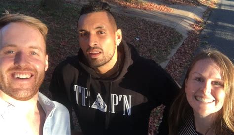 — can buy a used car direct from tennis star nick kyrgios via facebook. Kyrgios parou para empurrar carro de mulher em ...