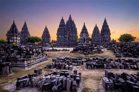 Akan tetapi mereka tidak tahu latar belakang sejarah sesungguhnya dan. Gambar Candi Prambanan Yang Indah Dan Megah