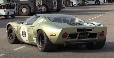 Classic Ford Gt40s Racing At The Track Is A Feast For The Eyes And Ears