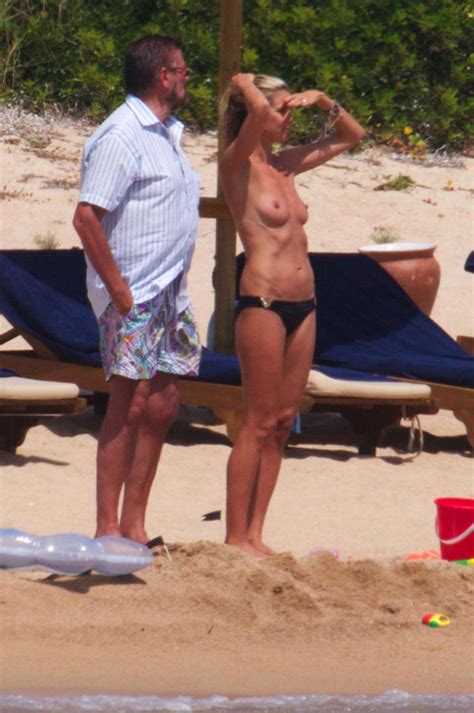Thumbs Pro Toplessbeachcelebs Heidi Klum Model Sunbathing Topless