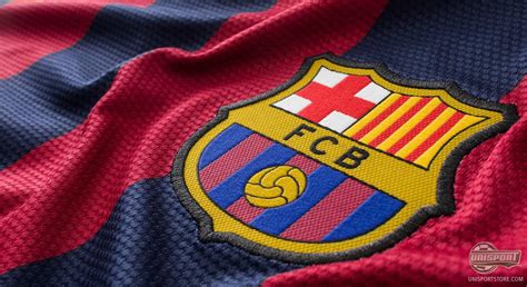 Csd colo colo ist zum 30. A closer look at the new FC Barcelona home shirt - check ...