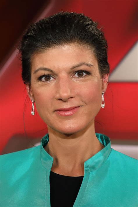 Die ehemalige fraktionsvorsitzende sahra wagenknecht hatte recht. Sahra Wagenknecht - Starporträt, News, Bilder | GALA.de