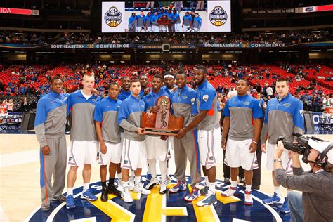 Florida being presented with the 2014 SEC Men's Basketball regular