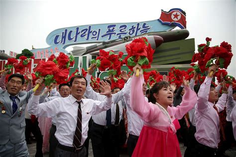 Frenetischer Jubel In Nordkorea Kims Volk Feiert Imposante