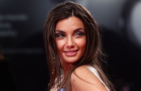 Elettra lamborghini lancia pistolero per l'estate 2021 (testo e audio). "Fiera di te". Elettra Lamborghini, la notizia che tutti ...