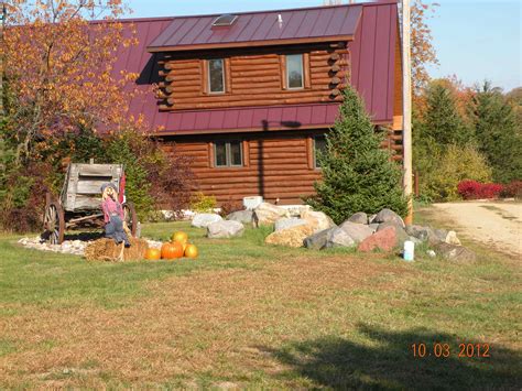 With an outdoor pool, hot tub, and easy access to all estes park has to offer, you may never want to leave this cabin retreat. Rustic Ridge Cabin 4 | Rustic Ridge Log Cabins