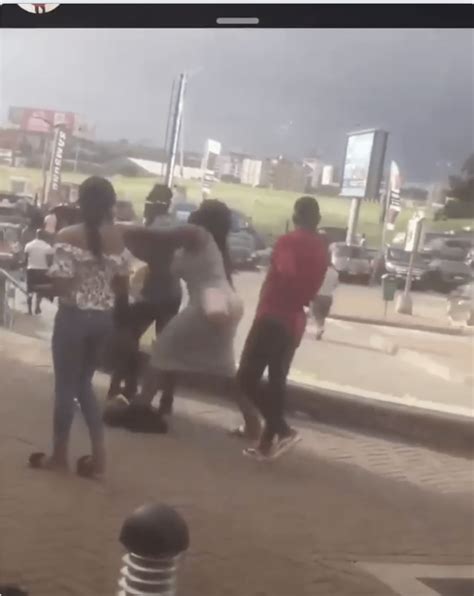 Video Two Legon Girls Fight Over Ghanaian Guy At Accra Mall