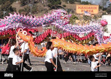 Los Angeles Usa 17th Feb 2018 Dragon Dancers Perform During The