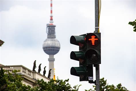 Berlin Smart Traffic Lights With Thermal Imaging Cameras Prioritize