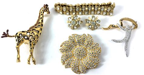 3 tips to determine value of costume jewelry