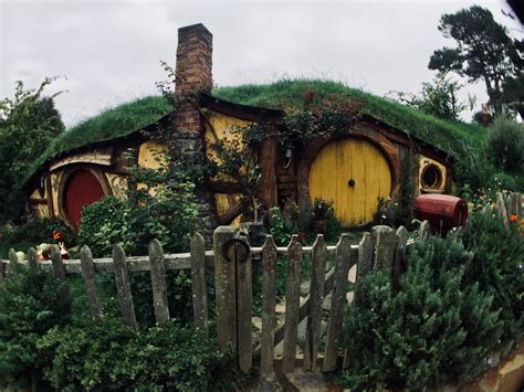 A Visit To Hobbiton Movie Set In New Zealand Ud Abroad Blog