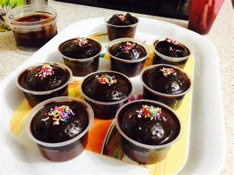 300 gr mentega/margarine 200 gr dark cooking chocolate, cincang 1 sdm. Tips Dan Cara Mudah Buat Cup Cake Coklat Moist - Blog Cik ...
