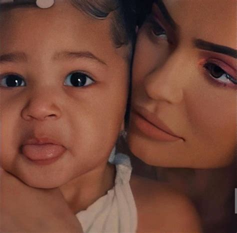 Kylie And Stormi Em 2020 Kylie Jenner Kylie Foto E Video