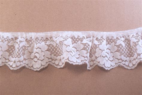 By The Yard 2 White Floral Ruffled Lace Trim 70 Mm