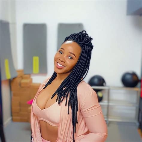 Sbahle Mpisane Biography Net Worth Age Wiki Songs Snake Pictures