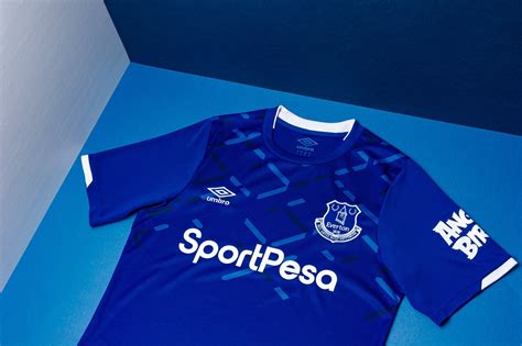 Everton is a very famous premier league kits. Pin on Latest Football Kits