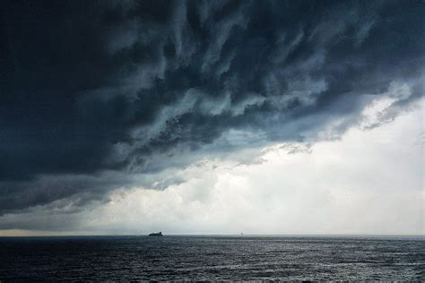 Approaching the storm | Thunderstorms, Sea storm, Storm