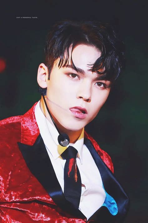 K pop vernon rapper dançarino kpopper vernon chwe. 「SEVENTEEN」おしゃれまとめの人気アイデア｜Pinterest｜Tessa Rose | ボノ, ハイチ, 可愛い