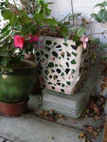 Mosaic Flower Pot Do This To Cover Up The Repaired Cracked Pot