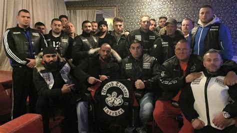 United tribuns forever's channel, the place to watch all videos, playlists, and live streams by united tribuns forever on dailymotion. Rockergruppe breder sig: 'Vi plaffer jer' - Ekstra Bladet