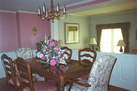 There are several colors to choose from, too, but natural cork is such a pretty caramel color. Custom Wainscoting Dining Room Pictures - Great Ideas