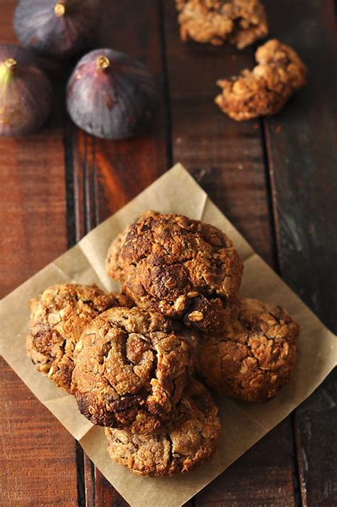 These almond flour oatmeal cookies are soft, chewy and easy to make! Almond, Fig & Cacao Cookies | Cacao recipes, Clean dessert, Cookies ingredients