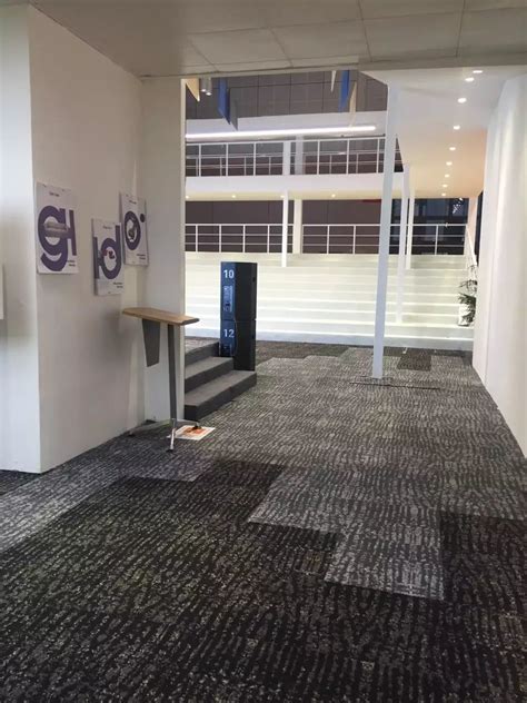 Many types of carpet tiles made of recycled fibers, and the tiles are stored in good condition can be moved to another place for reuse. 100% PP Fiber Tile Carpet, Modular Carpet for office Carpet Tiles, PVC Carpet Tiles