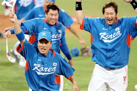 스포츠호치는 npb가 일본 야구대표팀을 후원하는 기업과 함께 도쿄올림픽에서 금메달을 따면 선수 24명, 코치진 등 지원 인력 6명 모두에게 1인당 500만. 야구, 끝내 파리올림픽 제외…IOC 이사회 결정 - 노컷뉴스