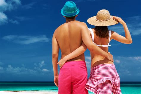 The Dos And Donts Of Hooking Up On A Vacation