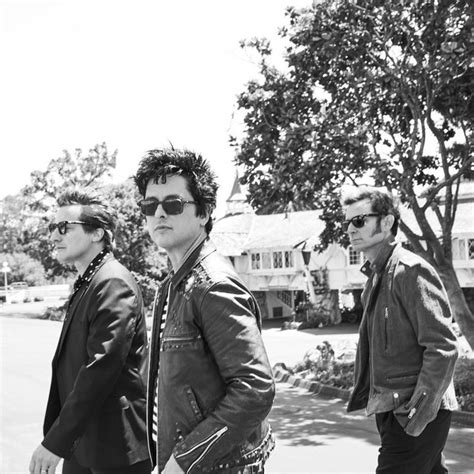 Green Day Muestra Sus Inicios En El Video De Revolution Radio Green