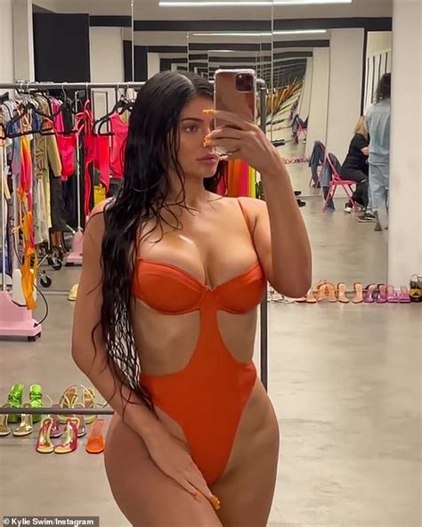 Kylie Jenner Olivia Culpo Slip Into Their Swimsuits Daily Mail Online