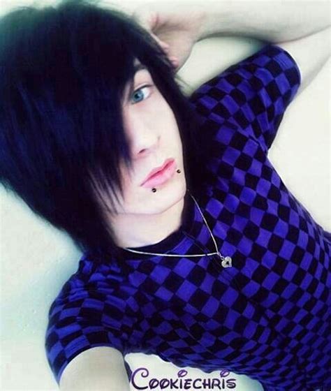 Messy short blue pastel boy girl unisex androgynous hairstyle cute short. emo boy black hair blue eyes | Cute emo boys, Cute emo ...