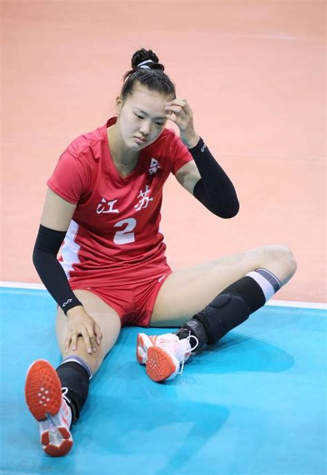 Jun 14, 2021 · 北京时间6月14日，中国女排迎来了世界女排联赛的第12个对手——意大利女排。中国女排首发如下：主攻：张常宁、李盈莹副攻：颜妮、袁心玥接应. 张常宁脚踝受伤无缘大奖赛分站赛 现已回江苏修养