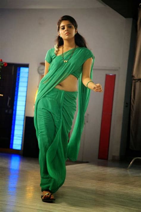 Sravya Hot Saree Navel Pics In Love You Bangaram Movie Hot Stills