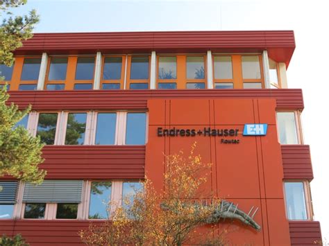 Die endress+hauser ag ist ein international tätiger schweizer anbieter von messgeräten, dienstleistungen und lösungen für die industrielle verfahrenstechnik. Trinationale Unternehmensführung bei der Endress+Hauser ...